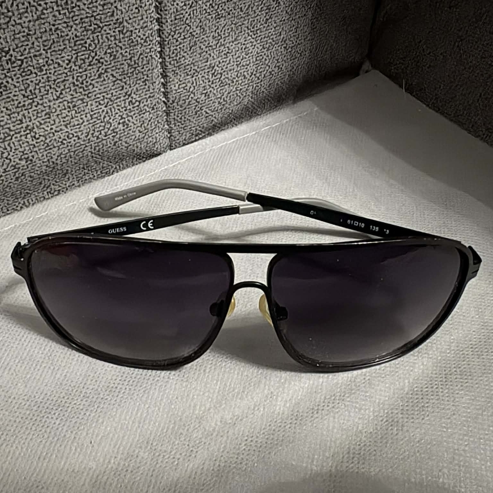 GUESS Dark-Tinted Aviator Sunglasses